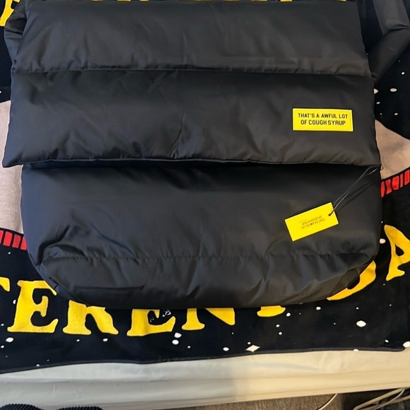 Thats An Awful Lot Of Cough Syrup Black Puffer Messenger - Picture 2 of 5